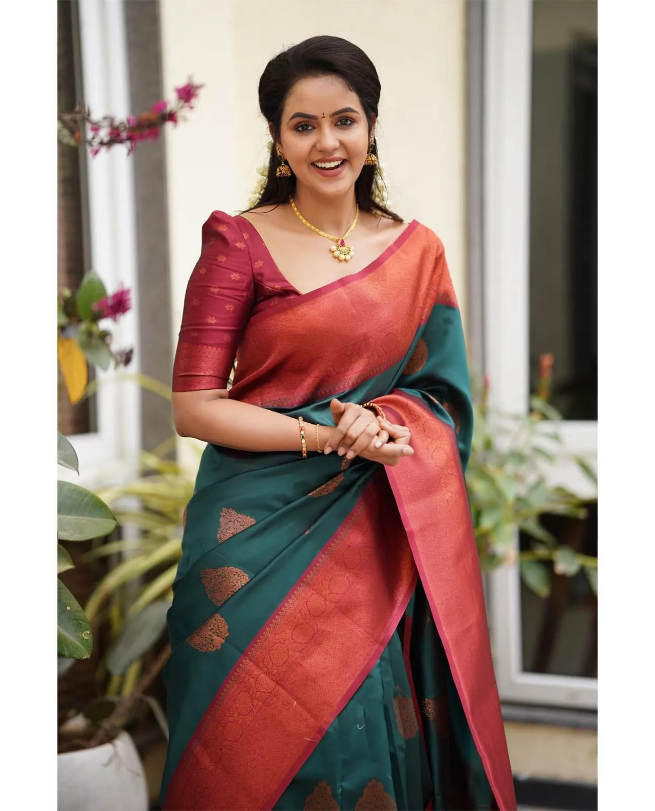 Imbrication Rama Soft Silk Saree With Artistic Blouse Piece