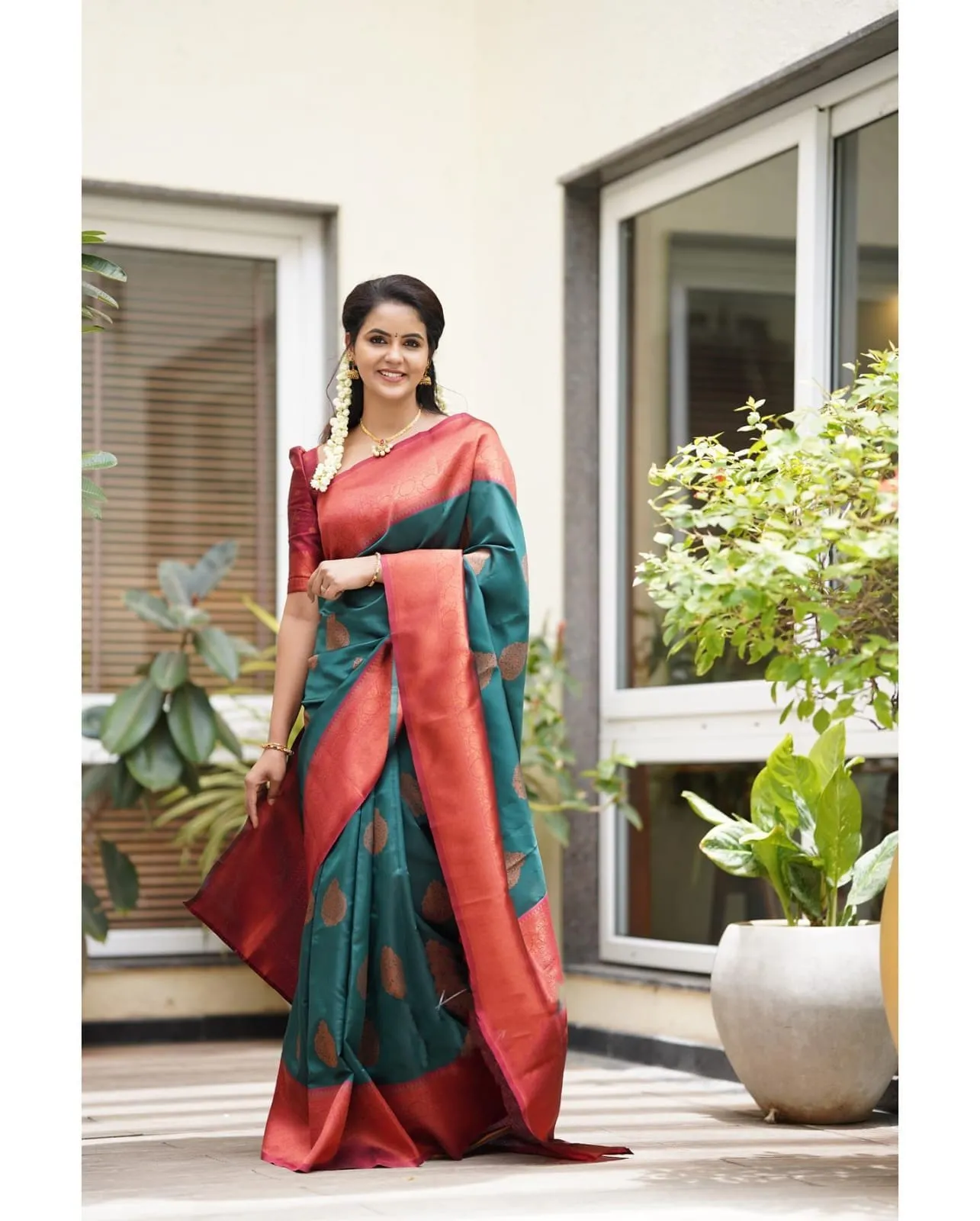 Imbrication Rama Soft Silk Saree With Artistic Blouse Piece