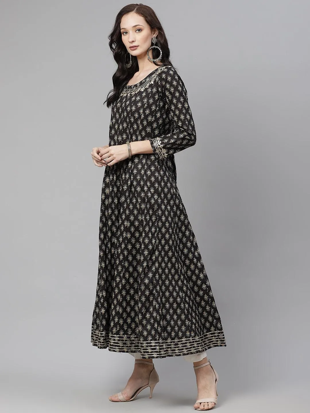 Jashvi Women Black Floral Print Flared Kurta