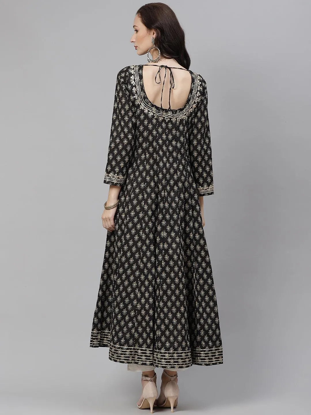 Jashvi Women Black Floral Print Flared Kurta