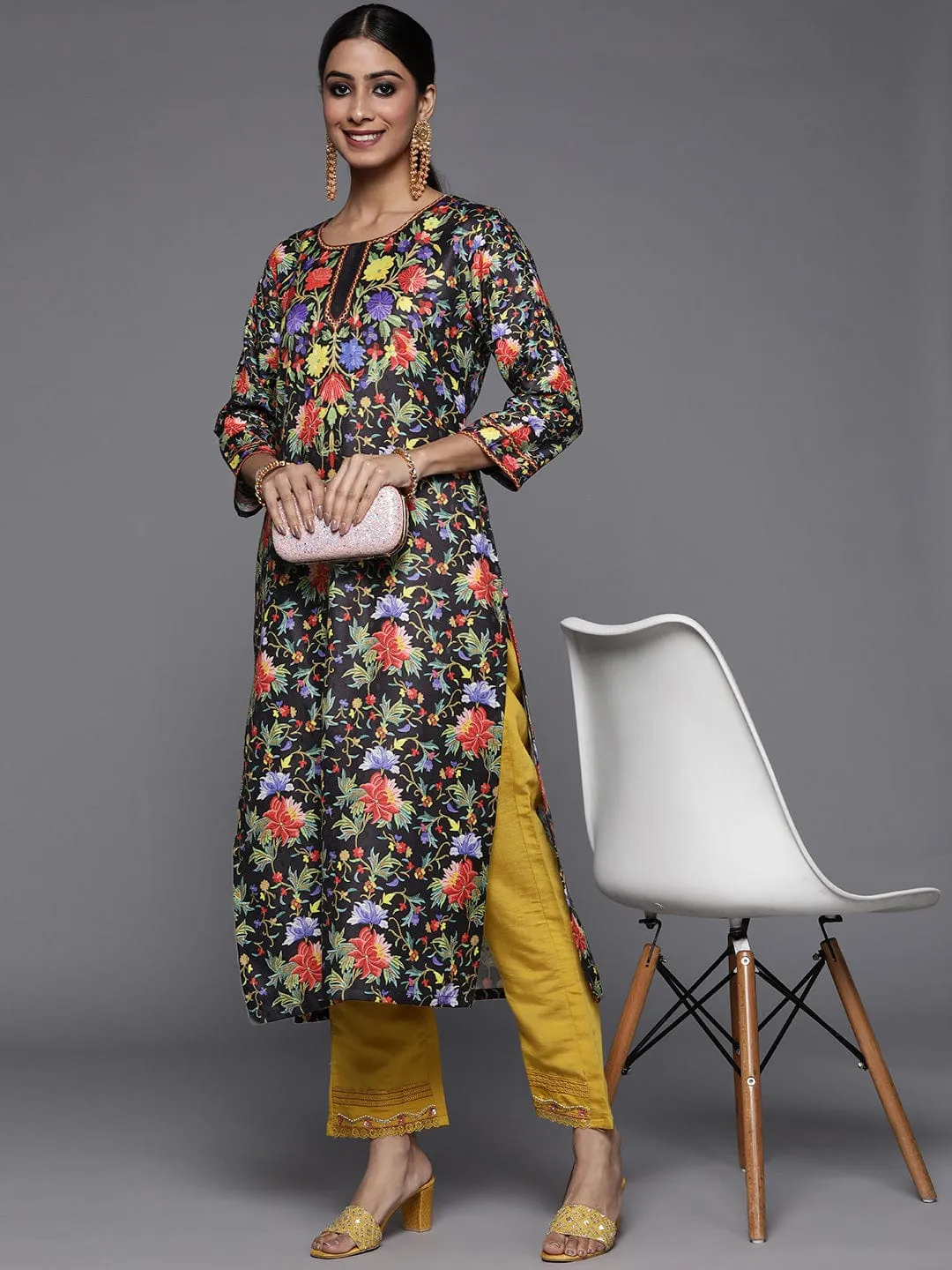 Varanga Woman Pashmina Floral Printed Straight Winter Kurta