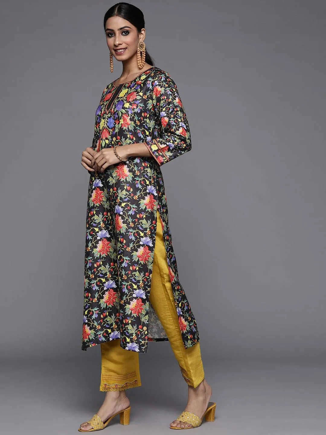 Varanga Woman Pashmina Floral Printed Straight Winter Kurta