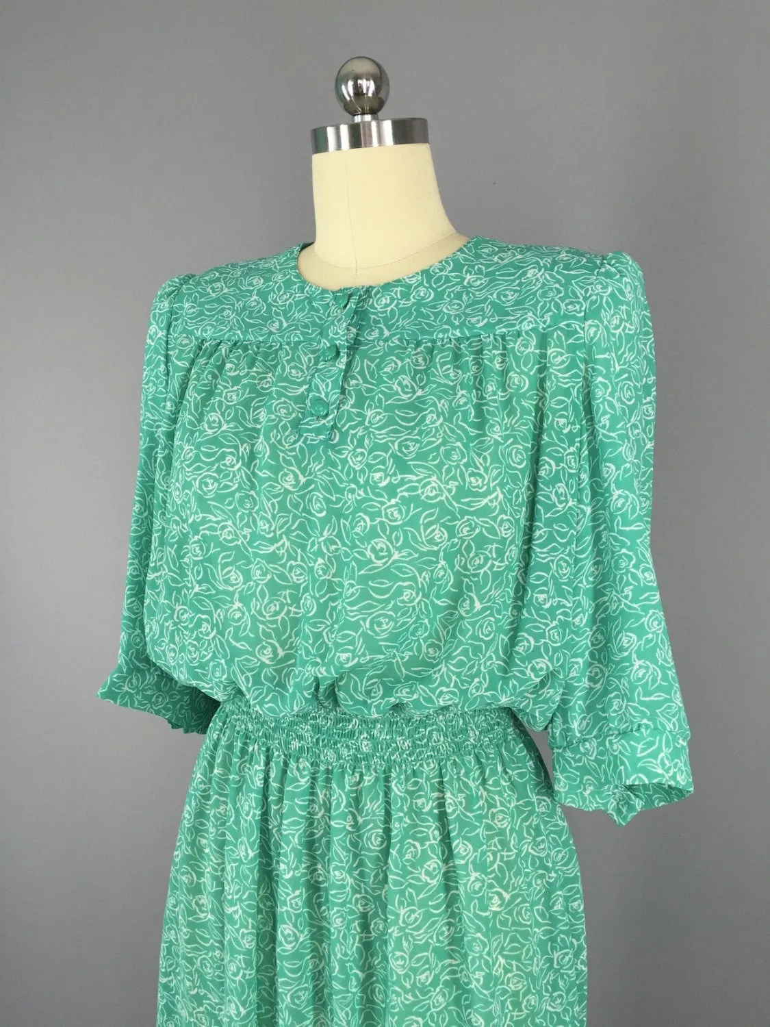 Vintage 1980s Dress / Mint Green Chiffon / Lady Carol