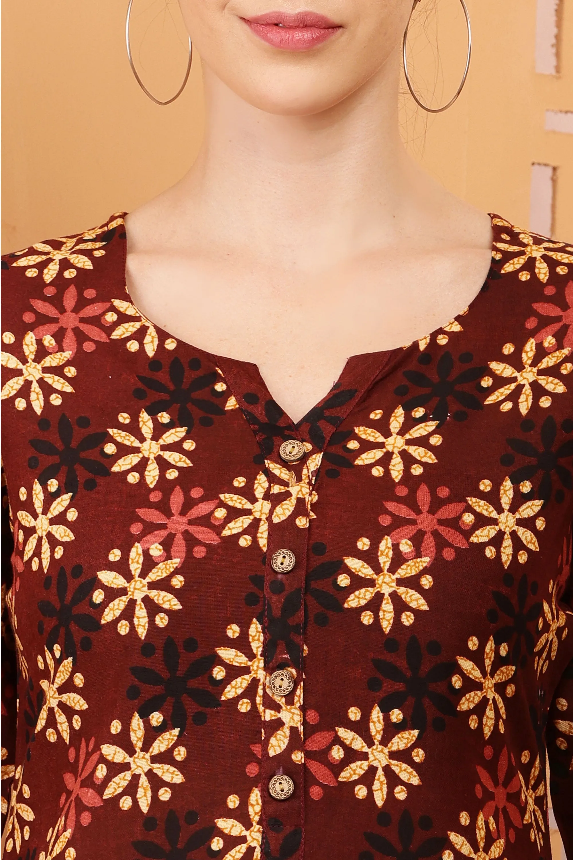 Women Maroon Applique Rayon Kurti