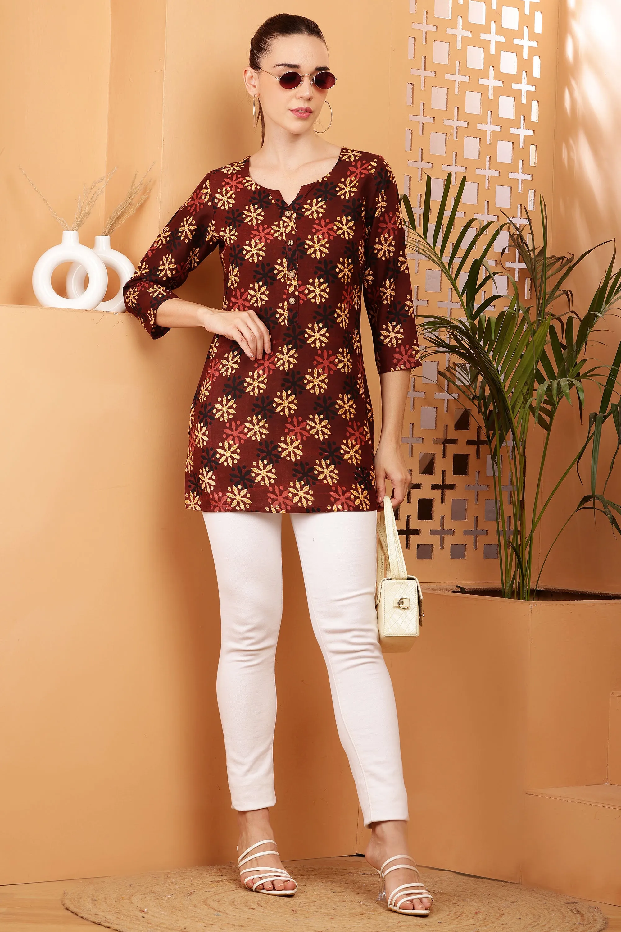 Women Maroon Applique Rayon Kurti