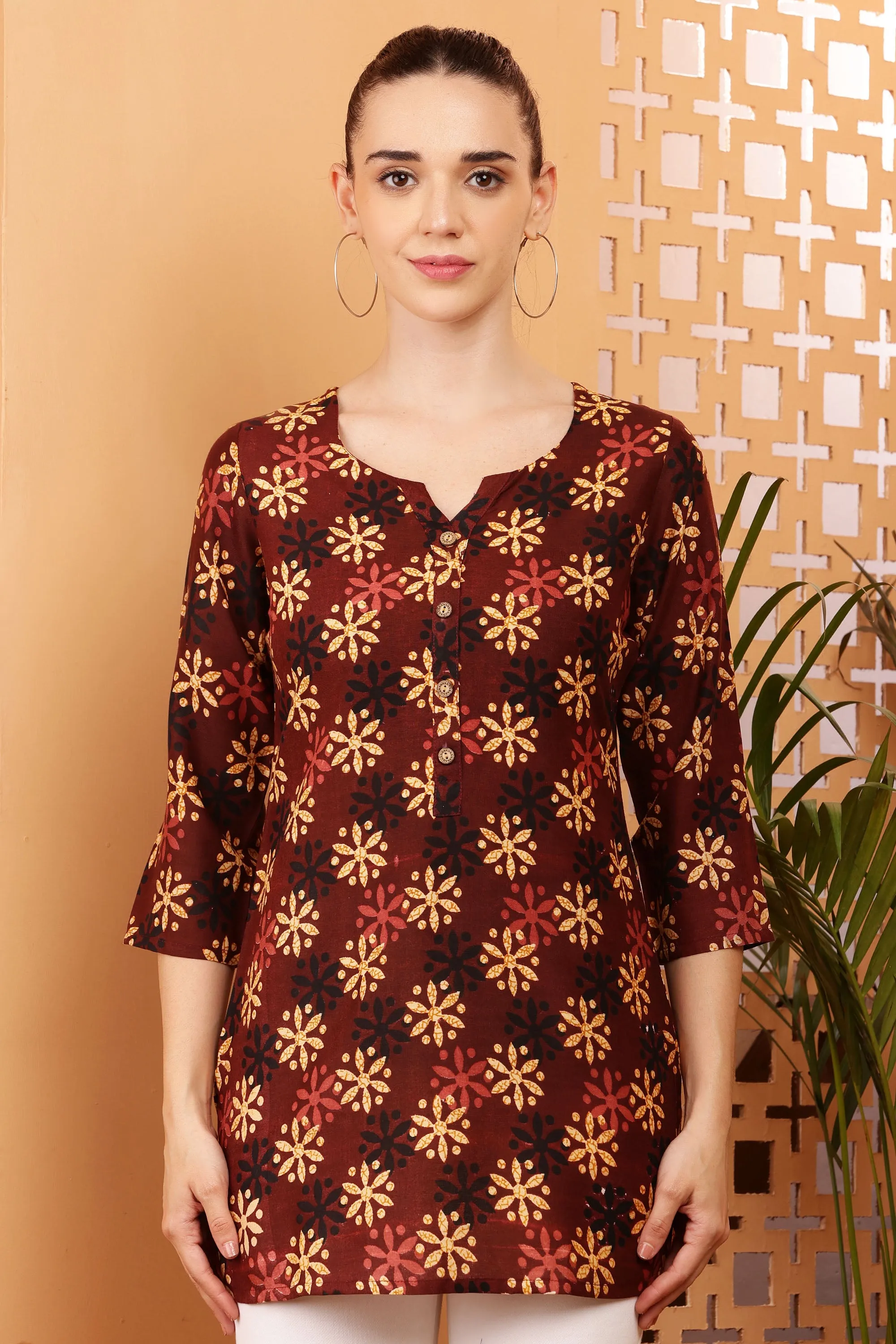 Women Maroon Applique Rayon Kurti